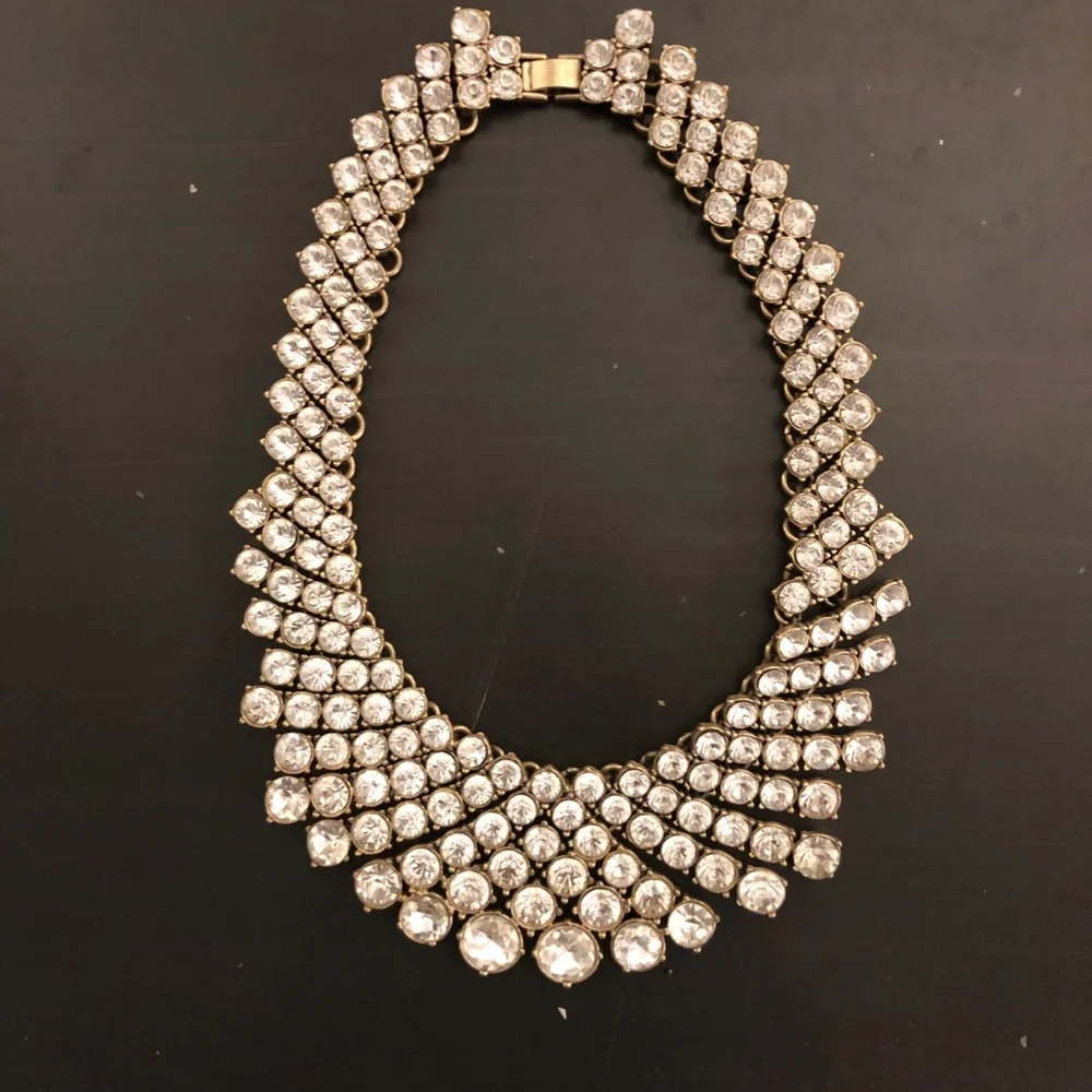 Banana Republic NWOT Clear Rhinestone Gold Bib Statement Necklace - Picture 3 of 4